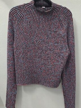 Lululemon Textured Ribbed Turtleneck Sweater in Red & Blue